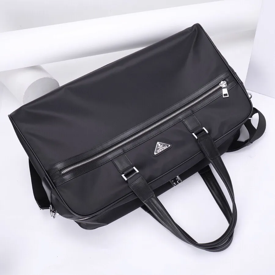 【2026】【PRADA  公式旗艦店】プラダ  旅行かばん  当日出荷 好評に付き再入荷！44*28*18CM