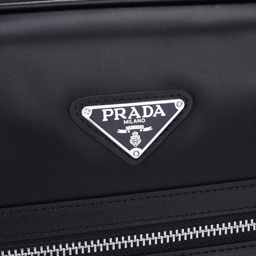 【2026】【PRADA  公式旗艦店】プラダ  旅行かばん  当日出荷 好評に付き再入荷！44*28*18CM