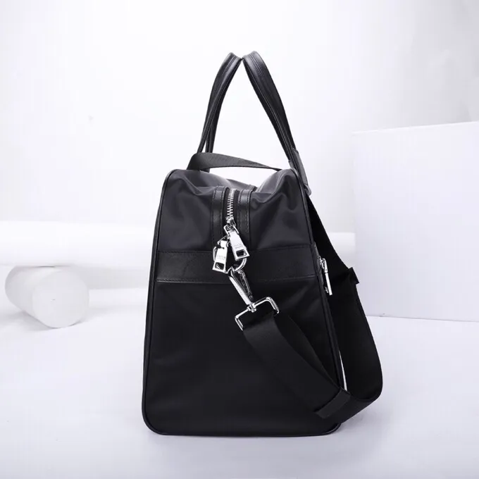 【2026】【PRADA  公式旗艦店】プラダ  旅行かばん  当日出荷 好評に付き再入荷！44*28*18CM