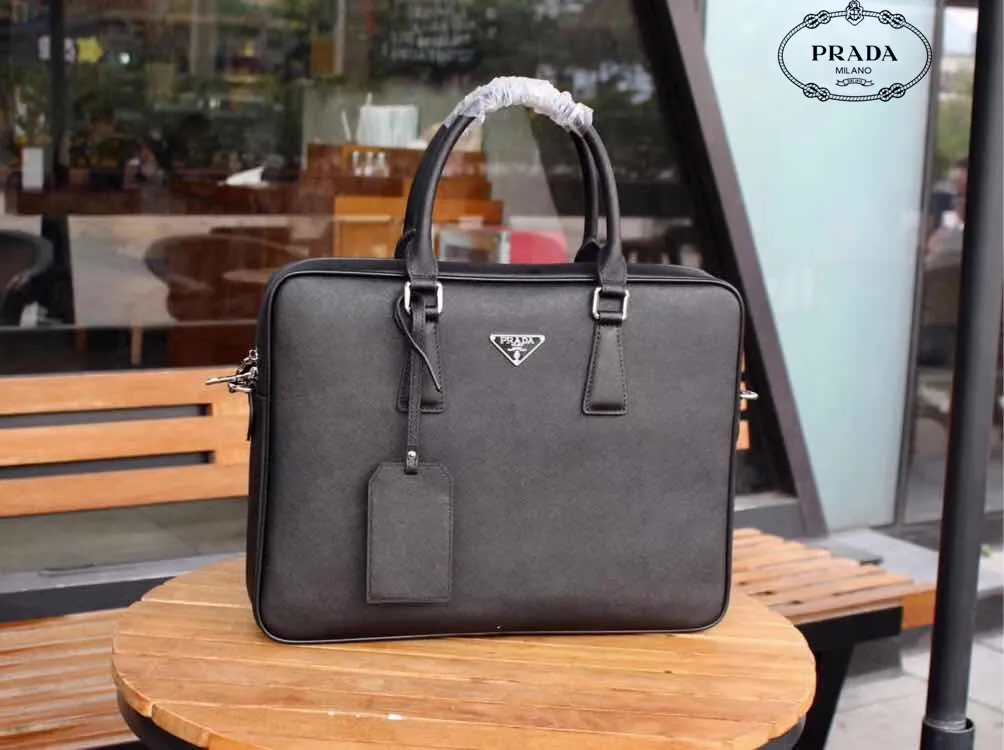 【2026】【PRADA  公式旗艦店】プラダ  ブリーフケース当日出荷 好評に付き再入荷！39*30*6.5CM