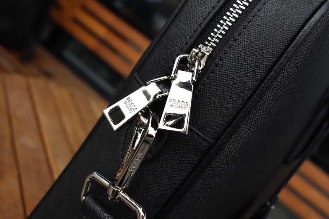 【2026】【PRADA  公式旗艦店】プラダ  ブリーフケース当日出荷 好評に付き再入荷！39*30*6.5CM