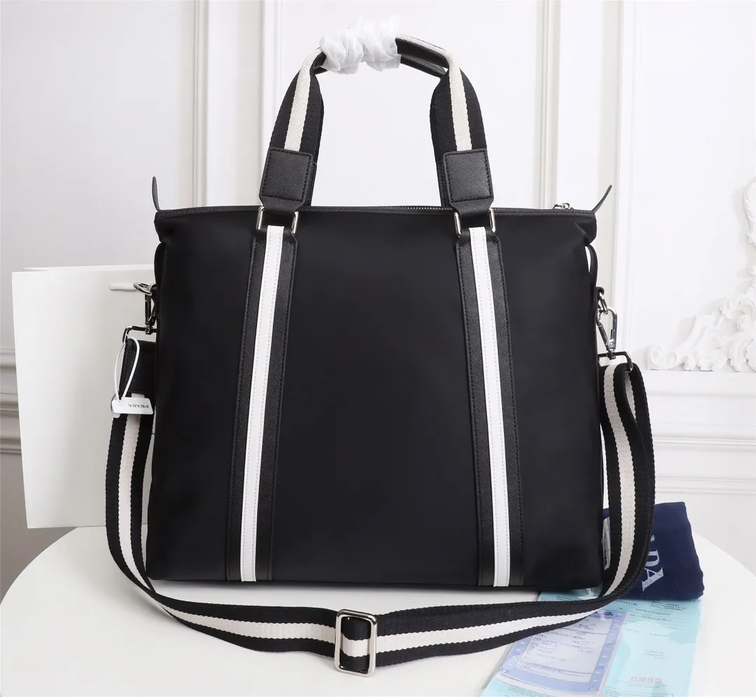 【2026】【PRADA  公式旗艦店】プラダ   ハンドバッグ  当日出荷 好評に付き再入荷！40*36*13CM