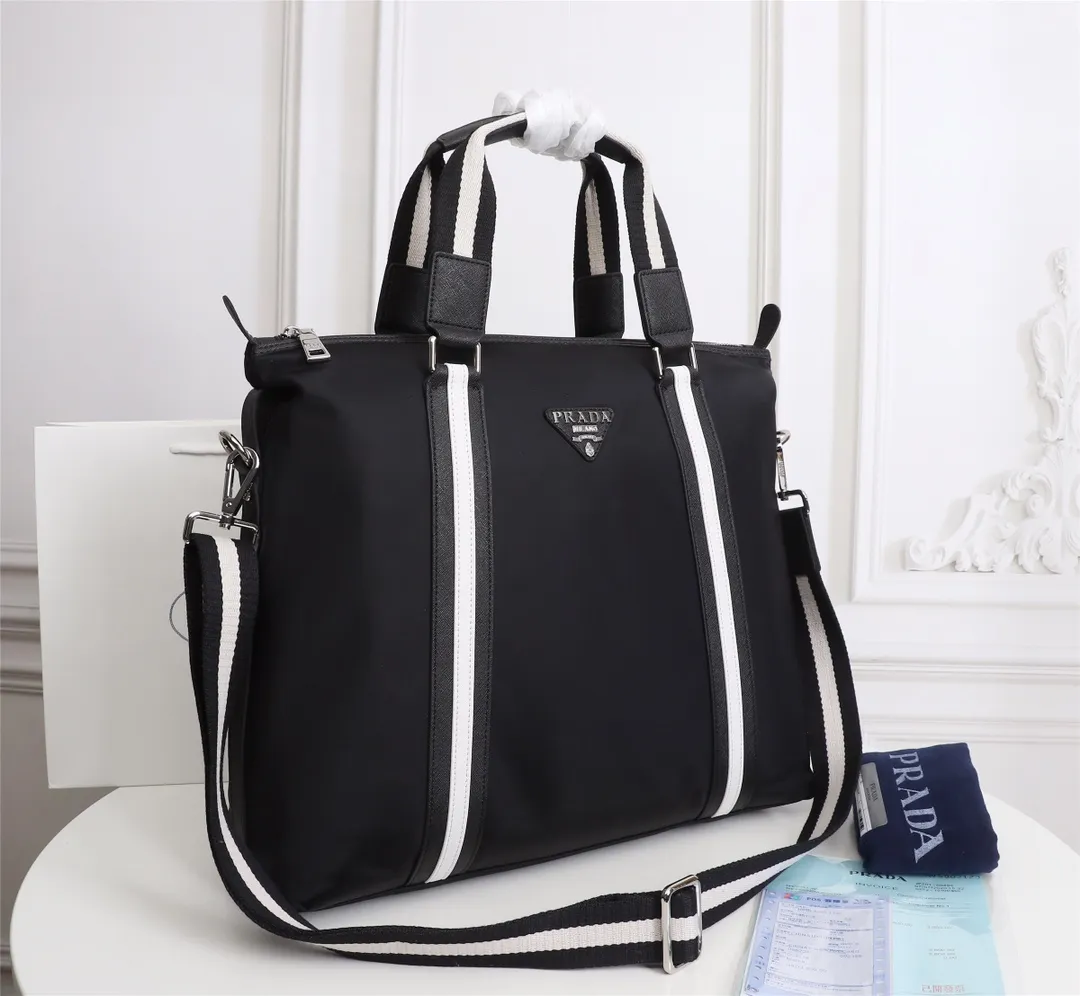 【2026】【PRADA  公式旗艦店】プラダ   ハンドバッグ  当日出荷 好評に付き再入荷！40*36*13CM