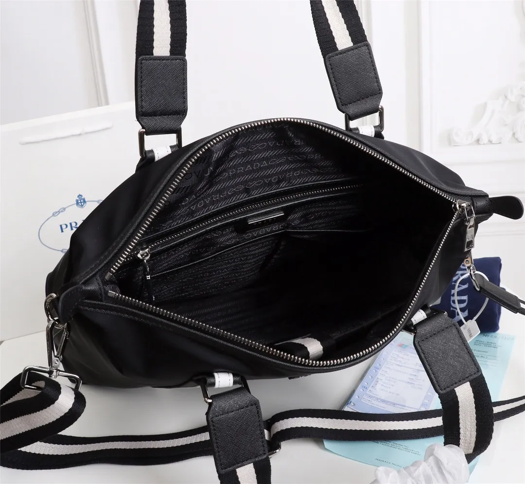 【2026】【PRADA  公式旗艦店】プラダ   ハンドバッグ  当日出荷 好評に付き再入荷！40*36*13CM