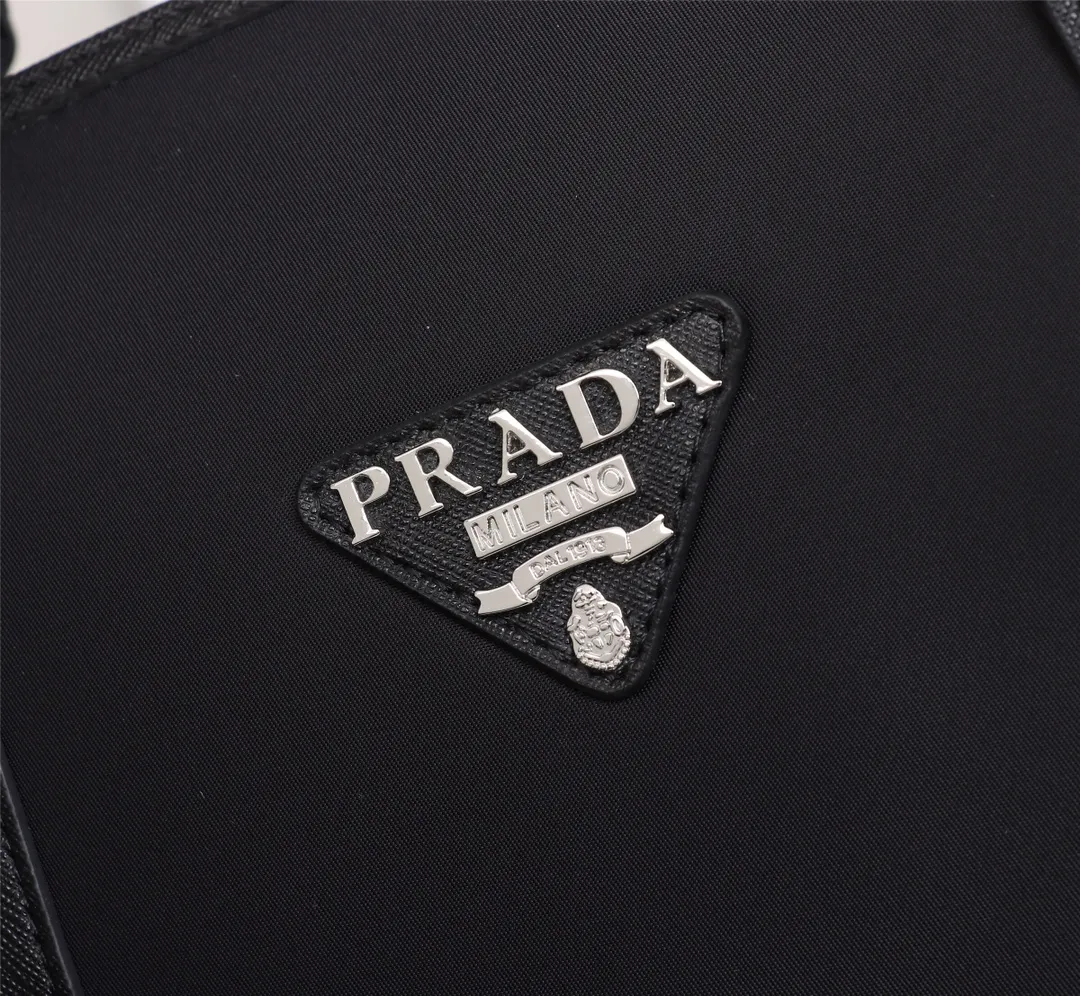 【2026】【PRADA  公式旗艦店】プラダ   ハンドバッグ  当日出荷 好評に付き再入荷！40*36*13CM