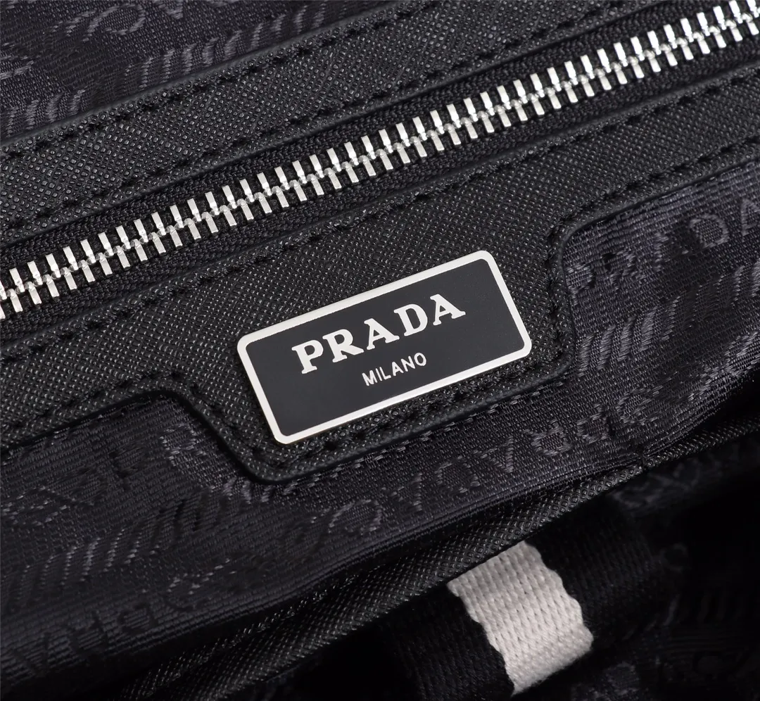 【2026】【PRADA  公式旗艦店】プラダ   ハンドバッグ  当日出荷 好評に付き再入荷！40*36*13CM