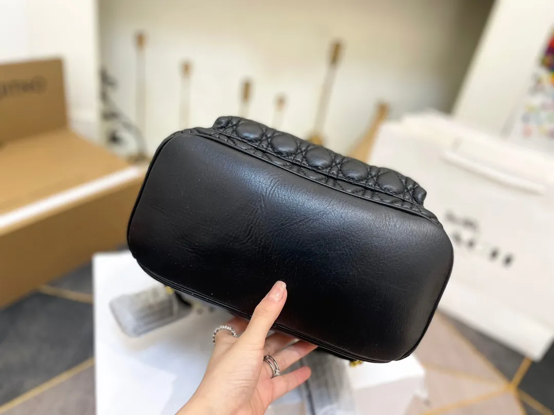【2026】【DIOR  公式旗艦店】 ディオール リュックサック 当日出荷 好評に付き再入荷！26*30CM