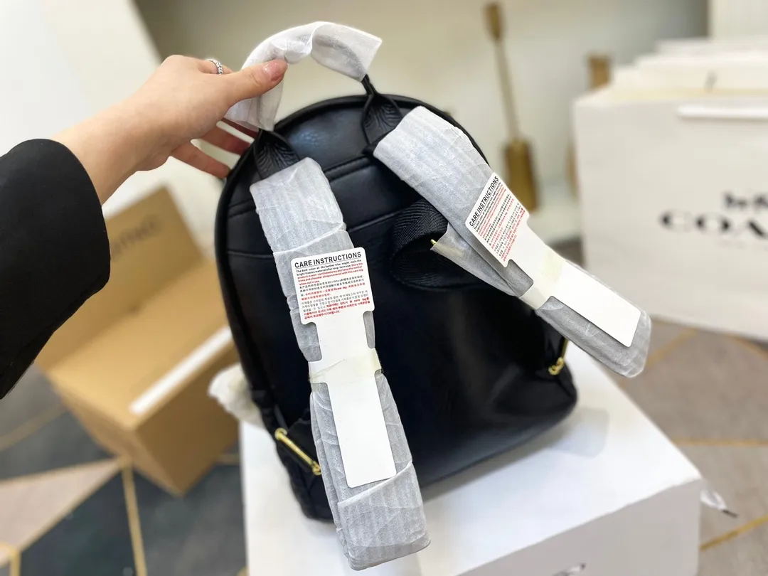 【2026】【DIOR  公式旗艦店】 ディオール リュックサック 当日出荷 好評に付き再入荷！26*30CM