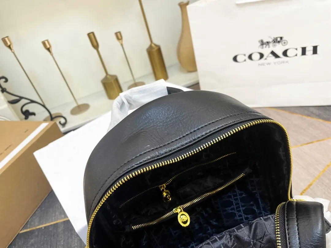 【2026】【DIOR  公式旗艦店】 ディオール リュックサック 当日出荷 好評に付き再入荷！26*30CM