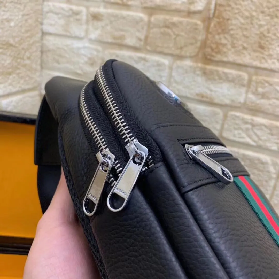 【2026】【GUCCI 公式 旗艦店】クッチ  胸ポケット当日出荷 好評に付き再入荷！30*18*7CM