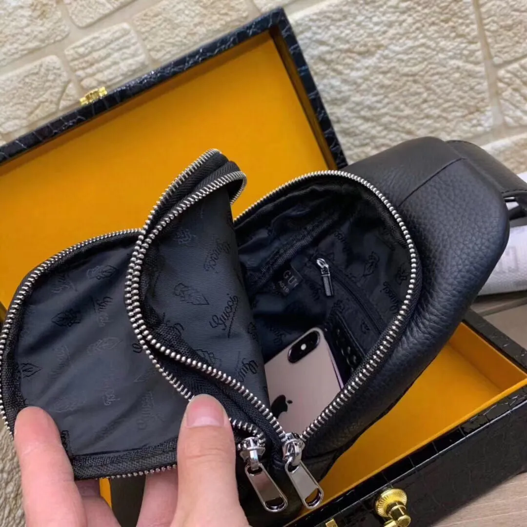 【2026】【GUCCI 公式 旗艦店】クッチ  胸ポケット当日出荷 好評に付き再入荷！30*18*7CM