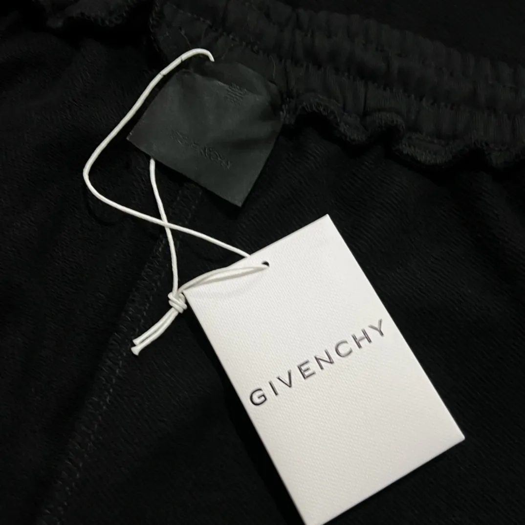 【2026】【GIVENCHY   公式旗艦店】ジバンシー    ショートパンツ  ご好評に付き再入荷！
