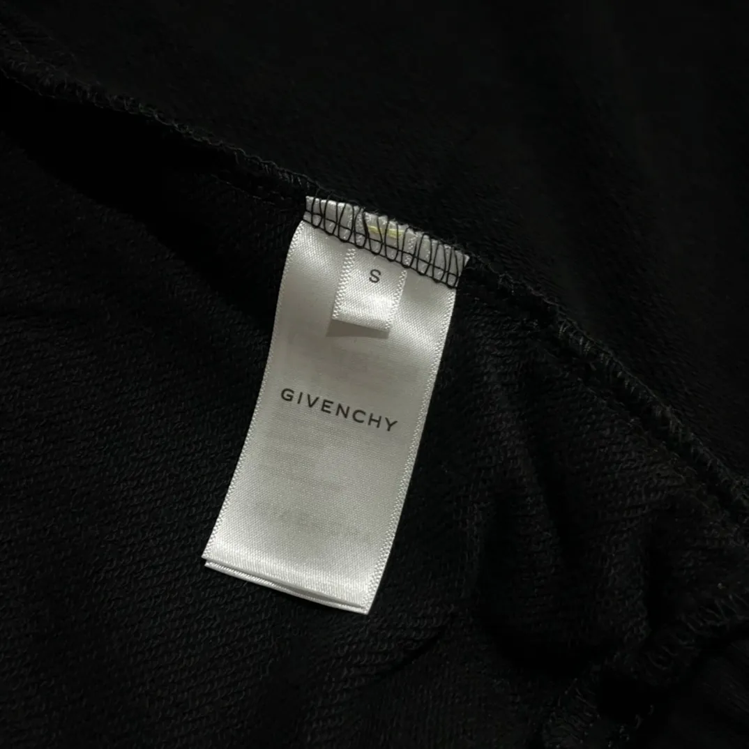【2026】【GIVENCHY   公式旗艦店】ジバンシー    ショートパンツ  ご好評に付き再入荷！