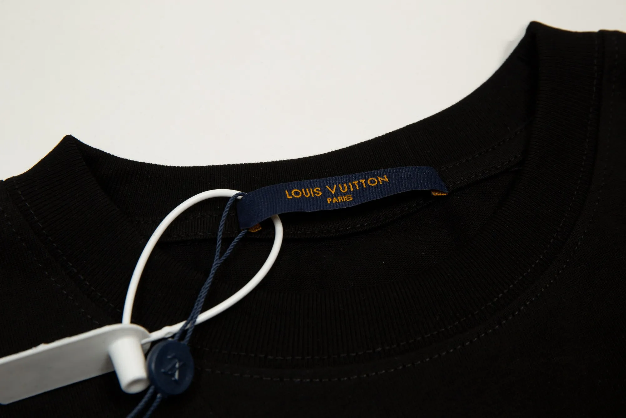 【2026】【LOUIS VUITTON  公式旗艦店】ルイヴィトン   Tシャツご好評に付き再入荷！