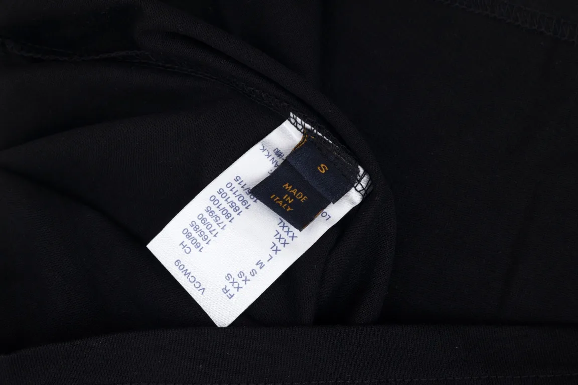 【2026】【LOUIS VUITTON  公式旗艦店】ルイヴィトン   Tシャツご好評に付き再入荷！
