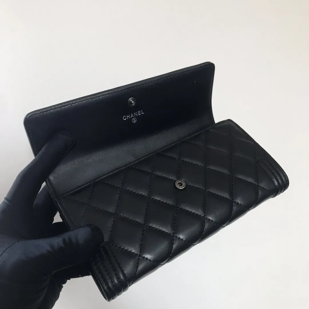 【2026】【CHANEL 公式 旗艦店】シャネル 財布   当日出荷 好評に付き再入荷！10.5*19*3cm
