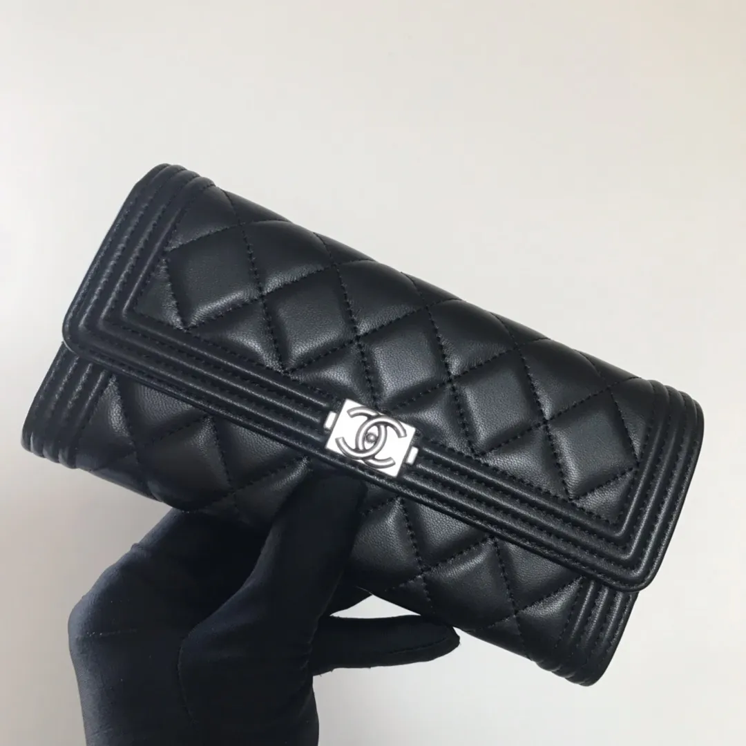 【2026】【CHANEL 公式 旗艦店】シャネル 財布   当日出荷 好評に付き再入荷！10.5*19*3cm