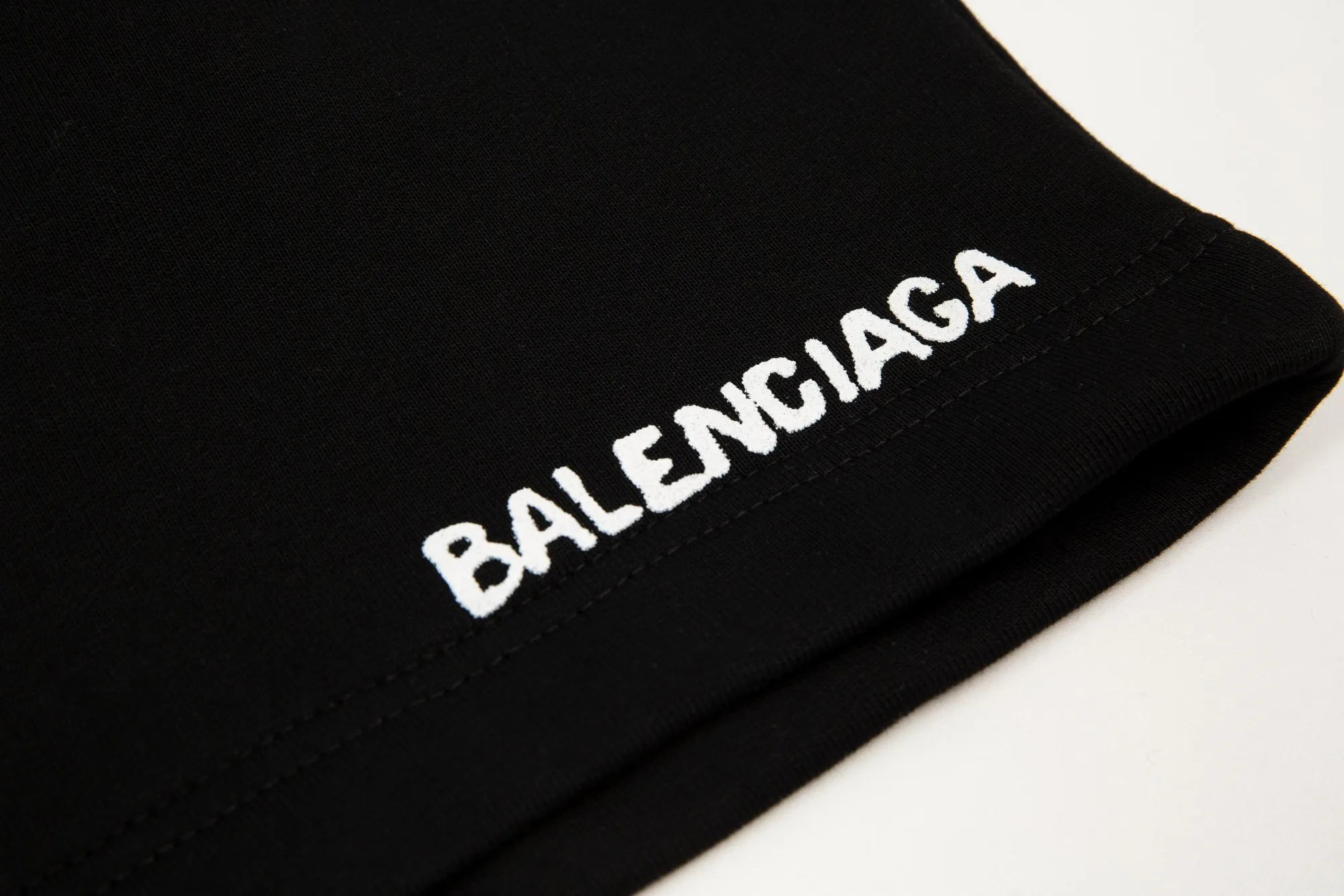 【2026】【BALENCIAGA  公式旗艦店】バレンシアガ    ショートパンツ  ご好評に付き再入荷！
