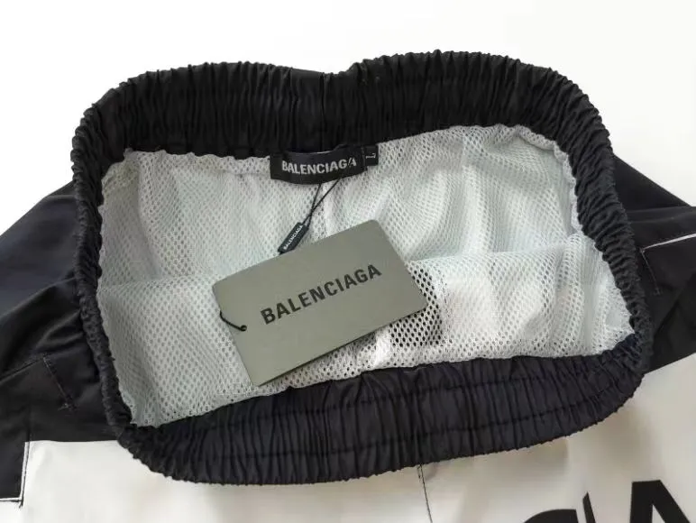 【2026】【BALENCIAGA  公式旗艦店】 バレンシアガ   ショートパンツ  ご好評に付き再入荷！