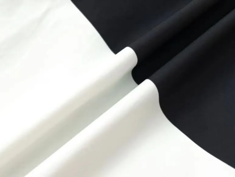 【2026】【BALENCIAGA  公式旗艦店】 バレンシアガ   ショートパンツ  ご好評に付き再入荷！