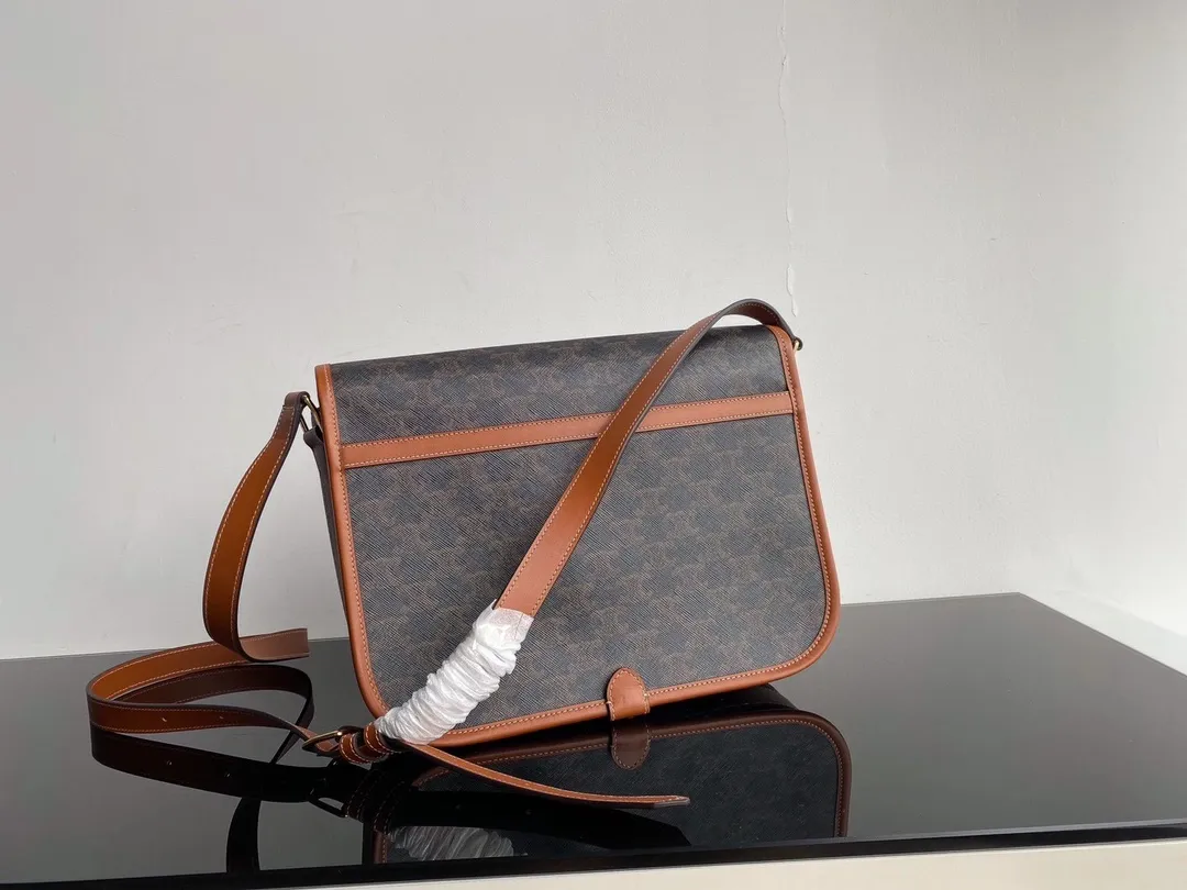 【2026】【CELINE 公式 旗艦店】セリーヌ  ショルダーバッグ   出荷 好評に付き再入荷！31*24*9CM