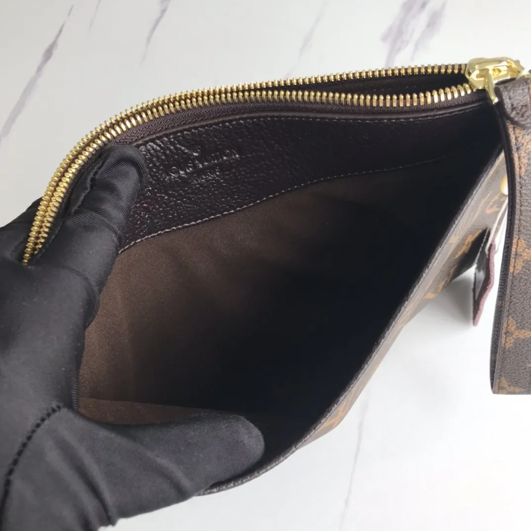 【2026】【LOUIS VUITTON公式 旗艦店】ルイヴィトン  クラッチバッグ   当日出荷 好評に付き再入荷！24*17cm