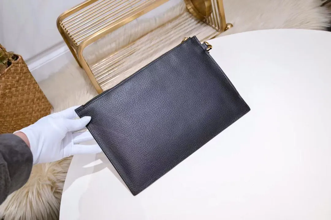 【2026】【GUCCI 公式 旗艦店】クッチ  クラッチバッグ 当日出荷 好評に付き再入荷！28*20CM