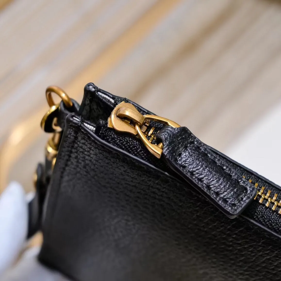 【2026】【GUCCI 公式 旗艦店】クッチ  クラッチバッグ 当日出荷 好評に付き再入荷！28*20CM