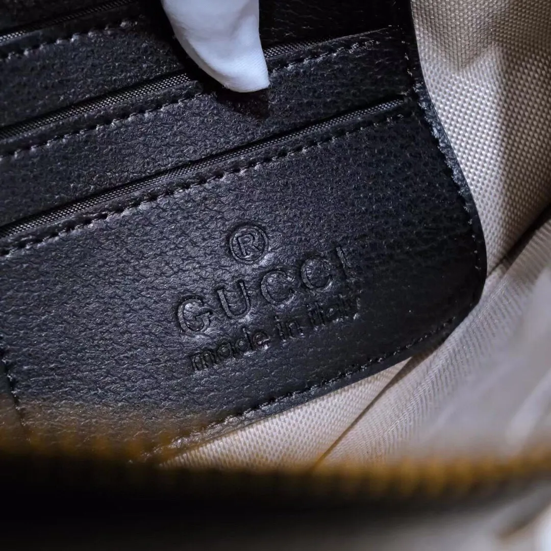【2026】【GUCCI 公式 旗艦店】クッチ  クラッチバッグ 当日出荷 好評に付き再入荷！28*20CM