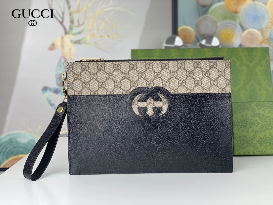 【2026】【GUCCI 公式 旗艦店】クッチ  クラッチバッグ 当日出荷 好評に付き再入荷！30.5*21*1.5CM