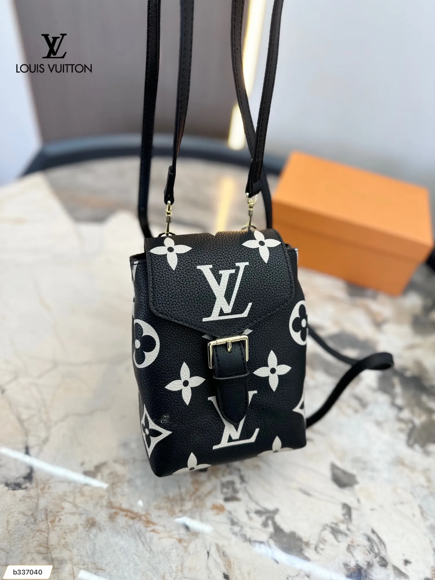 【2026】【 LOUIS VUITTON公式 旗艦店】ルイヴィトン   リュックサック   当日出荷 好評に付き再入荷！14*19CM
