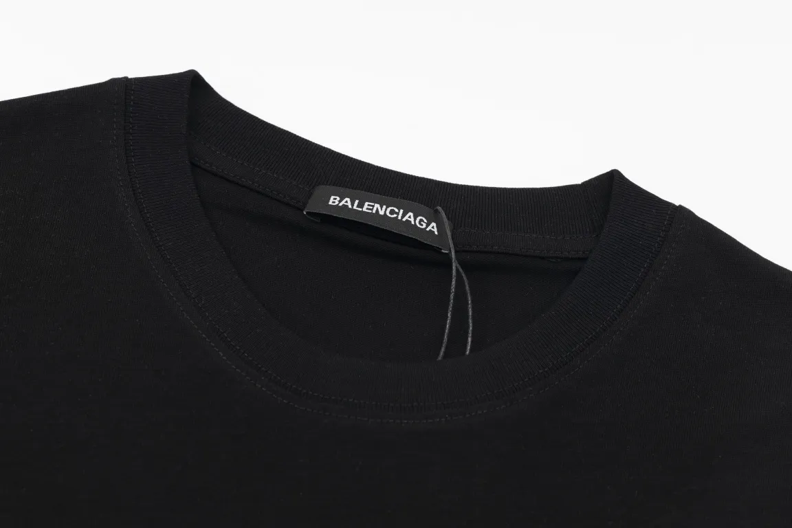 【2026】【BALENCIAGA  公式旗艦店】 バレンシアガ    Tシャツご好評に付き再入荷！