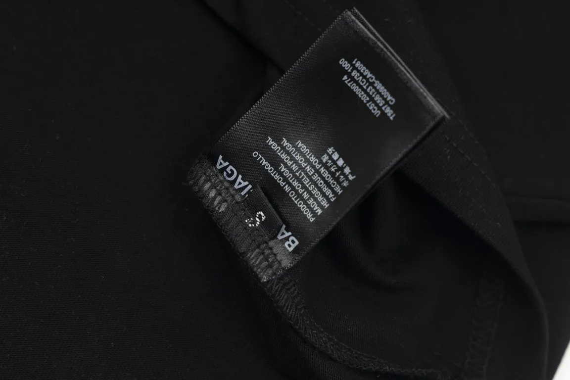 【2026】【BALENCIAGA  公式旗艦店】 バレンシアガ    Tシャツご好評に付き再入荷！