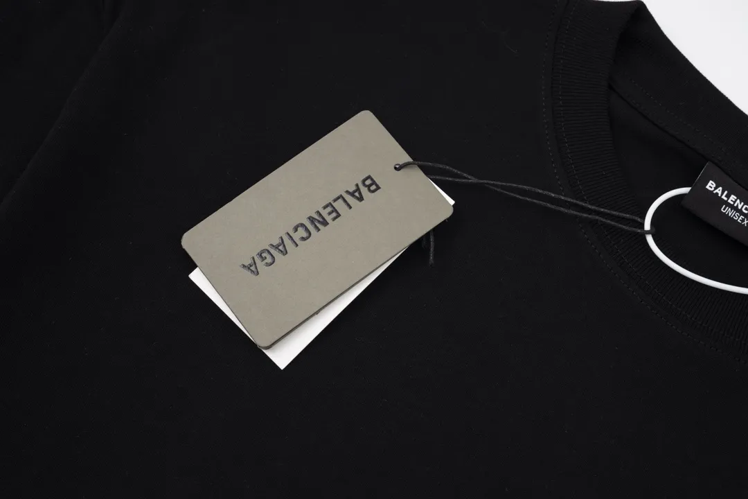 【2026】【BALENCIAGA  公式旗艦店】 バレンシアガ    Tシャツご好評に付き再入荷！