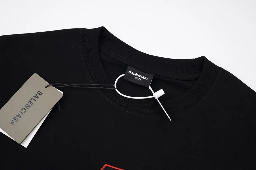 【2026】【BALENCIAGA  公式旗艦店】 バレンシアガ    Tシャツご好評に付き再入荷！