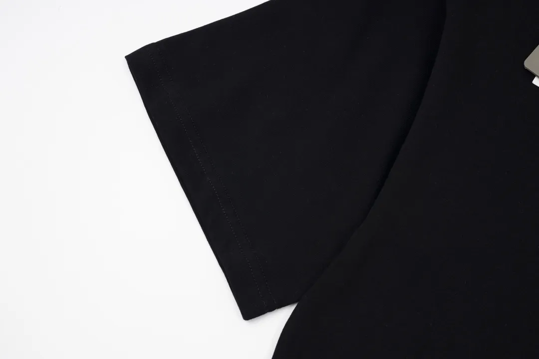 【2026】【BALENCIAGA  公式旗艦店】 バレンシアガ    Tシャツご好評に付き再入荷！