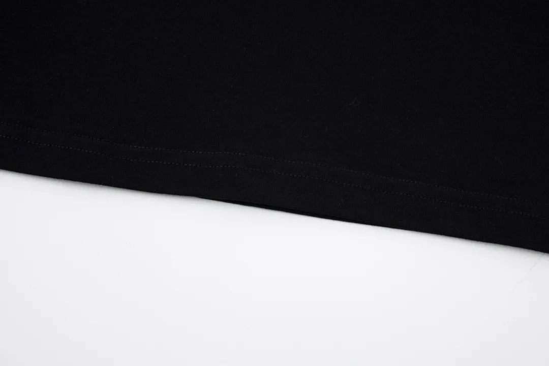 【2026】【BALENCIAGA  公式旗艦店】 バレンシアガ    Tシャツご好評に付き再入荷！