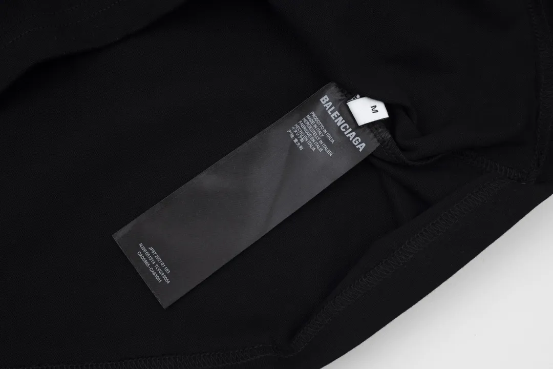【2026】【BALENCIAGA  公式旗艦店】 バレンシアガ    Tシャツご好評に付き再入荷！