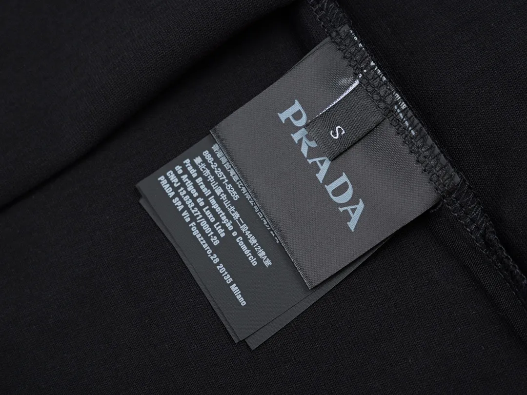 【2026】【PRADA  公式旗艦店】プラダ   Tシャツご好評に付き再入荷！