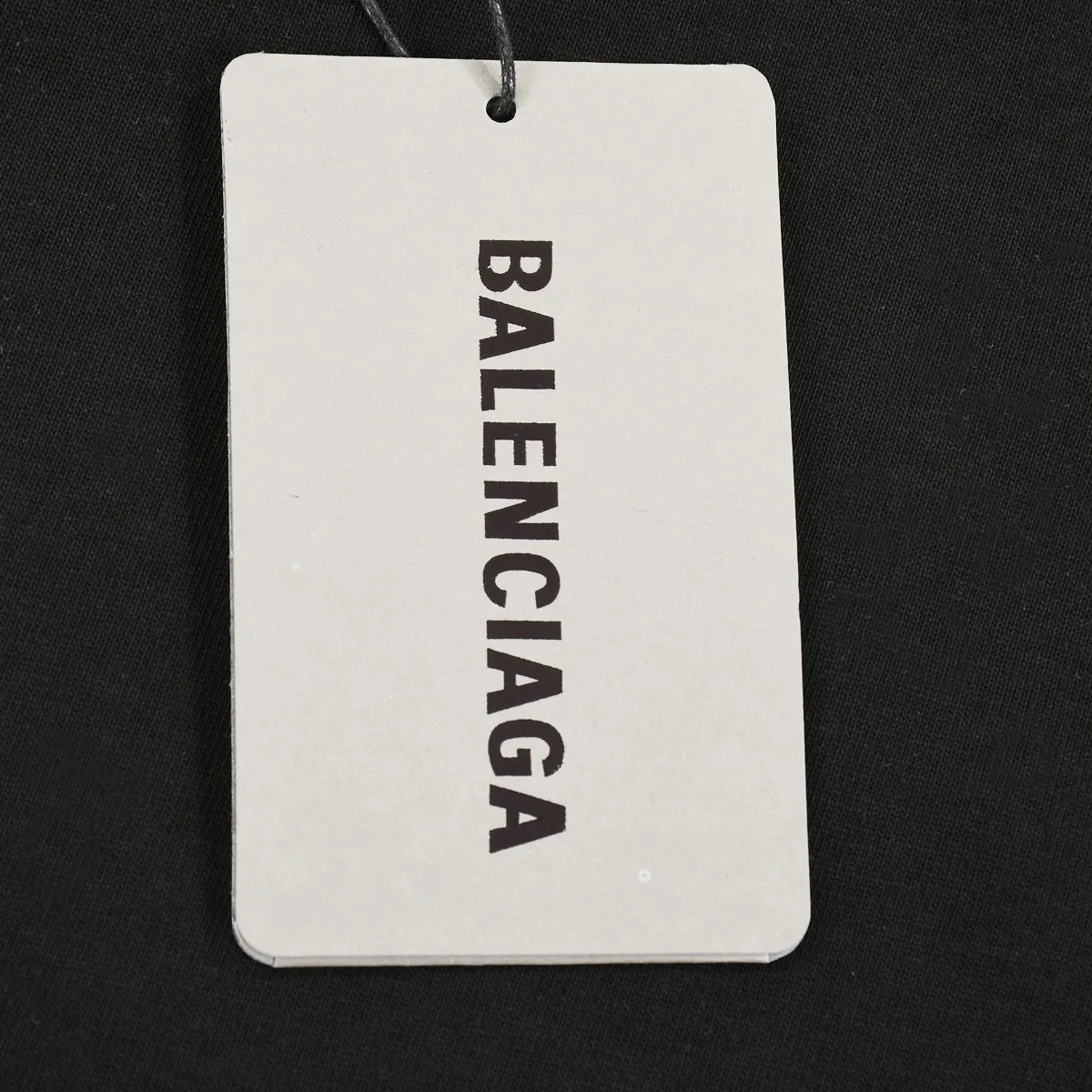 【2026】【 BALENCIAGA  公式旗艦店】バレンシアガ   Tシャツご好評に付き再入荷！