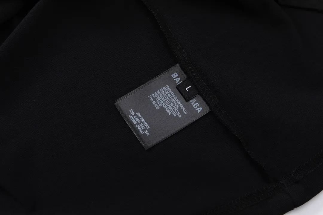 【2026】【 BALENCIAGA  公式旗艦店】バレンシアガ   Tシャツご好評に付き再入荷！
