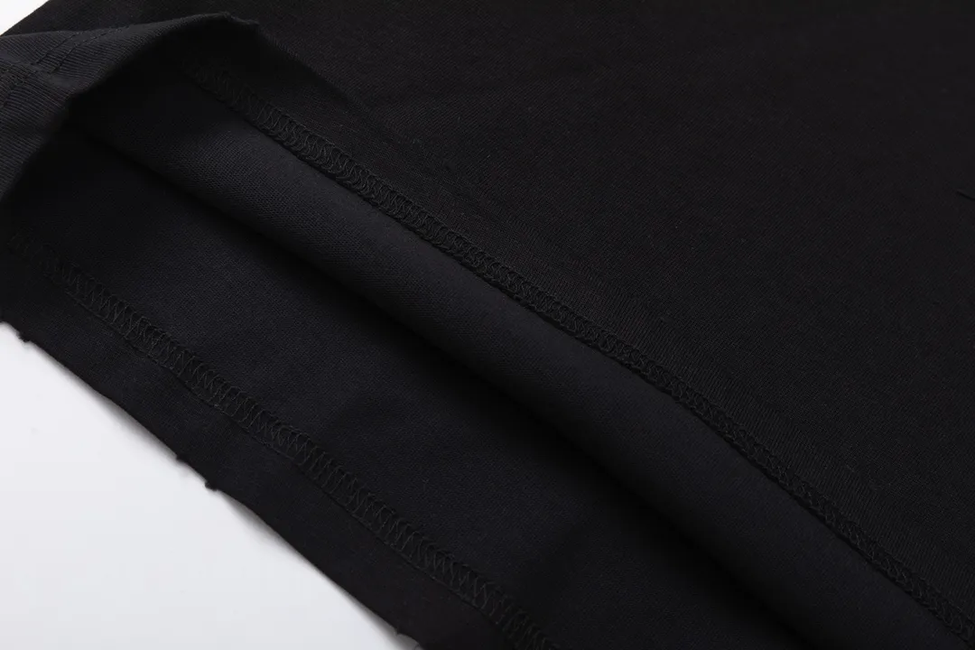 【2026】【 BALENCIAGA  公式旗艦店】バレンシアガ   Tシャツご好評に付き再入荷！