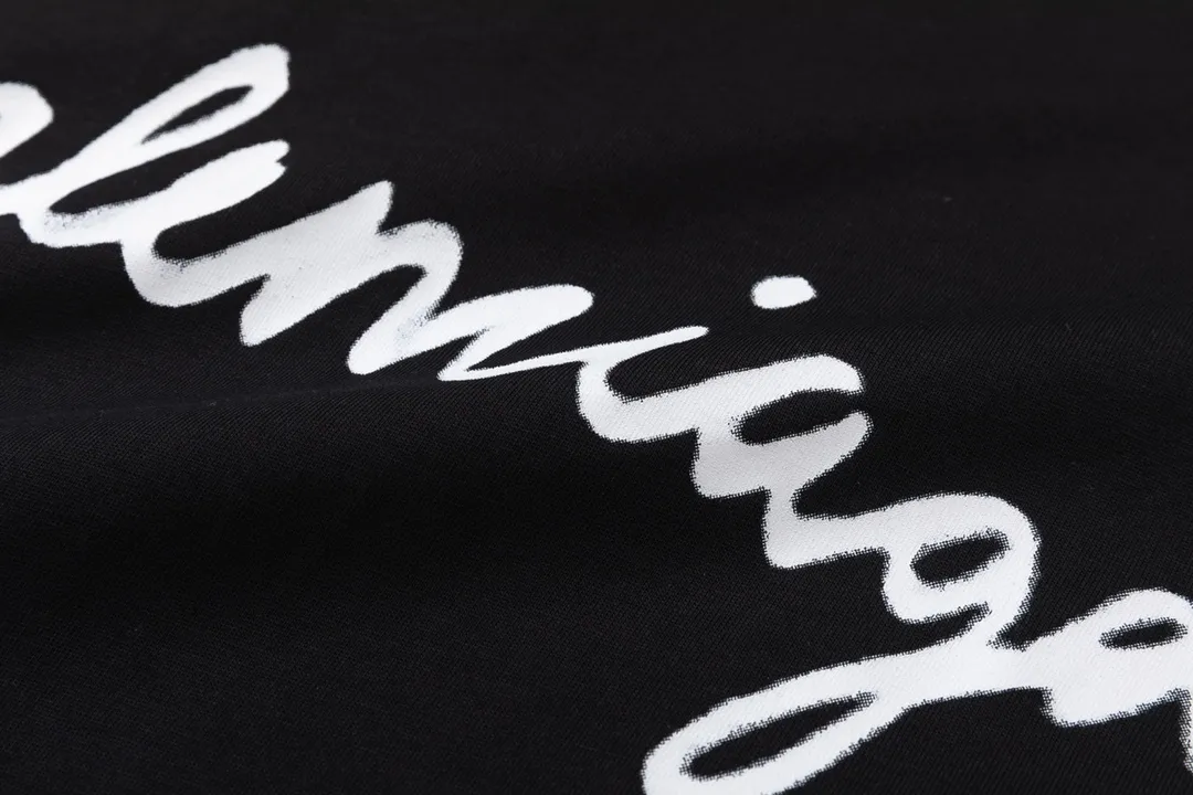 【2026】【 BALENCIAGA  公式旗艦店】バレンシアガ   Tシャツご好評に付き再入荷！