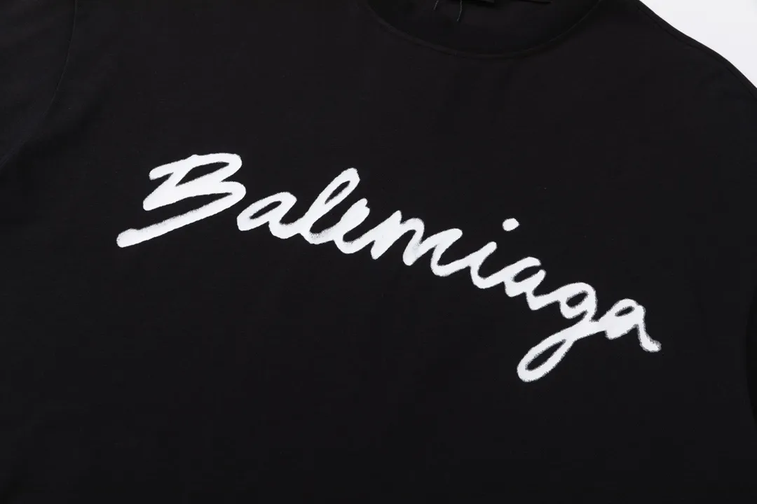 【2026】【 BALENCIAGA  公式旗艦店】バレンシアガ   Tシャツご好評に付き再入荷！