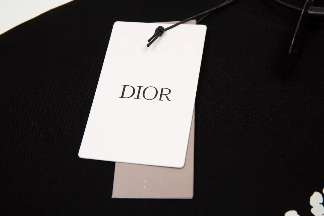 【2026】【DIOR 公式旗艦店】 ディオール    Tシャツご好評に付き再入荷！