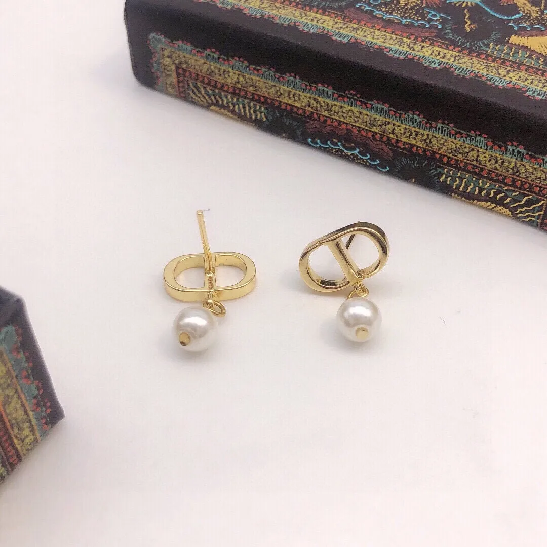 【2026】【DIOR】 ディオール  ファッションスタイルのイヤリング