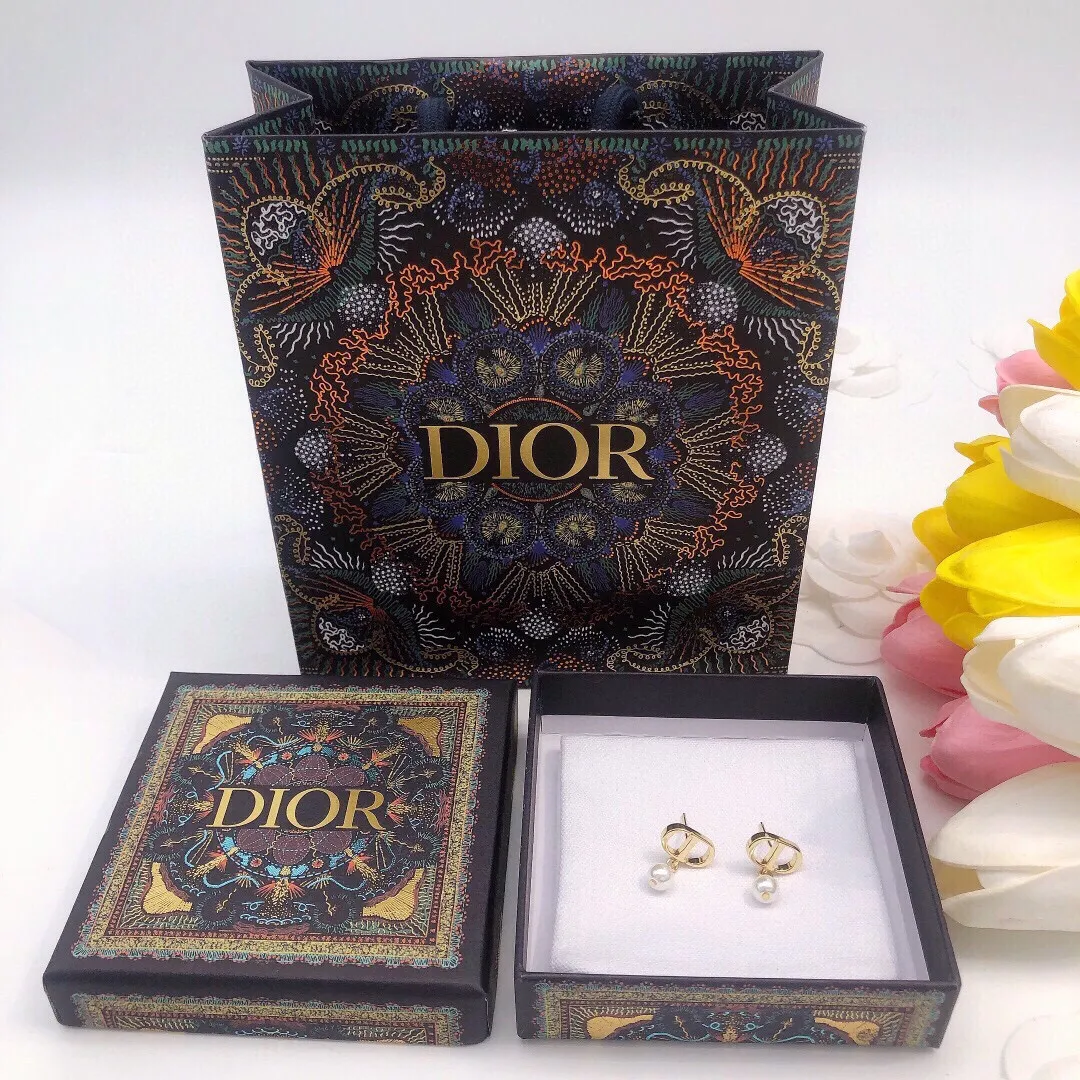 【2026】【DIOR】 ディオール  ファッションスタイルのイヤリング