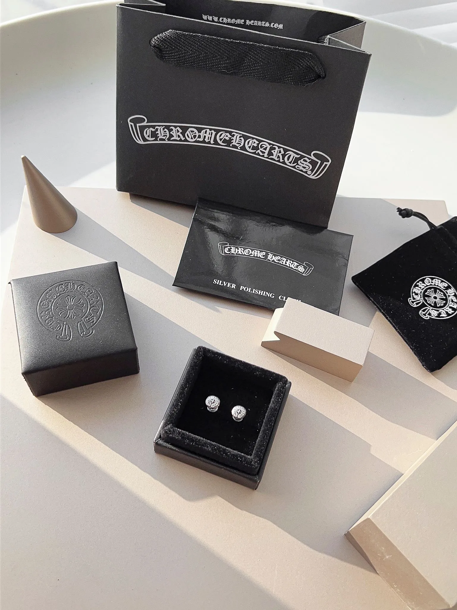 【2026】 【CHROME HEARTS】 クロムハーツ  ファッションスタイルのイヤリング