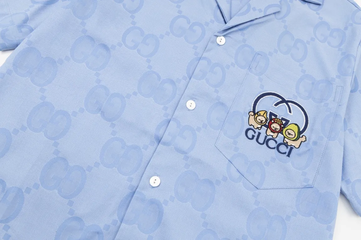 【2026】【GUCCI 公式旗艦店】 クッチ   半袖シャツ 好評に付き再入荷！