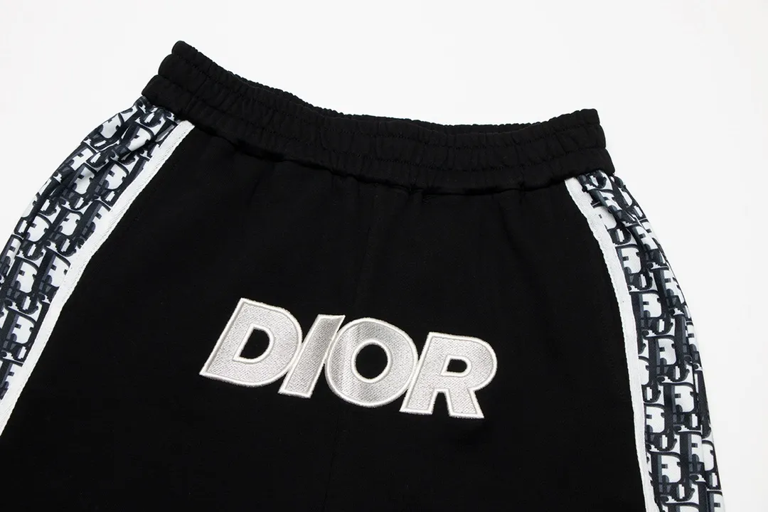 【2026】【DIOR  公式旗艦店】 ディオール   ショートパンツ  ご好評に付き再入荷！